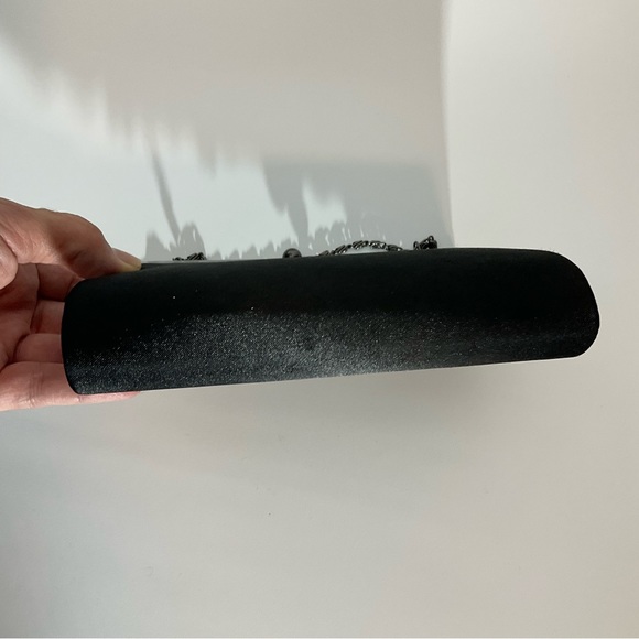 Jessica McClintock 90’s Vintage Black Satin Chain Clutch Chain Bag w/Ornate Gems - Picture 14 of 16